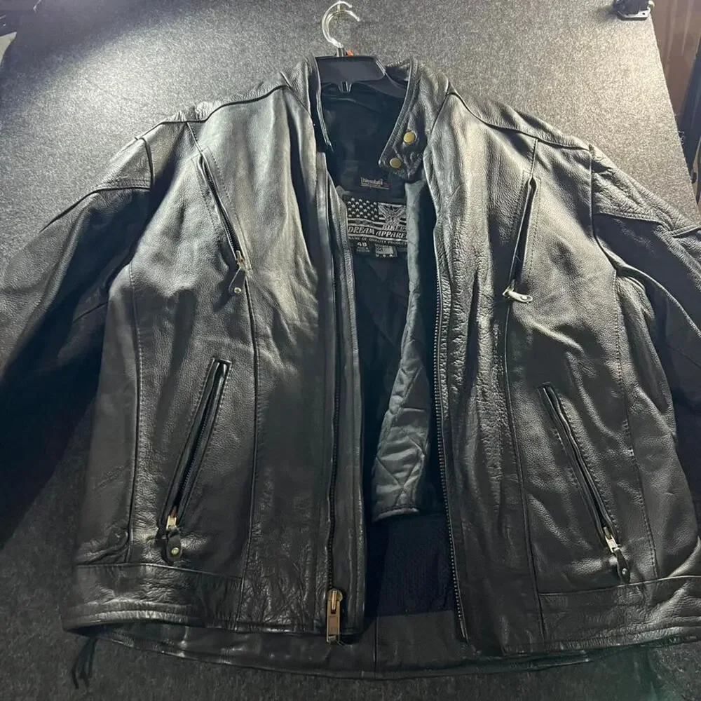 Fantastic black leather bomber jacket with quilted lining